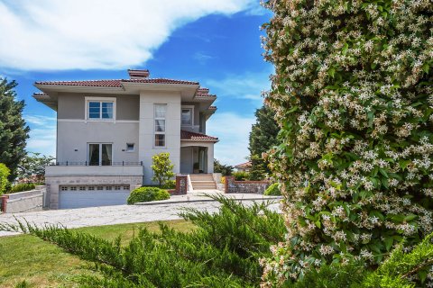 Villa for sale  in Istanbul, Turkey, 5 bedrooms, 576m2, No. 81215 – photo 17