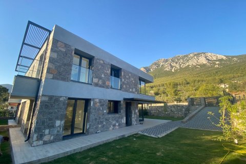 Villa for sale  in Uzumlu, Erzincan, Turkey, 4 bedrooms, 144m2, No. 84094 – photo 1