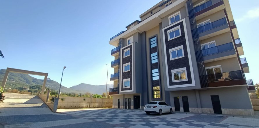 1+1 Apartment  in Oba, Antalya, Turkey No. 82491