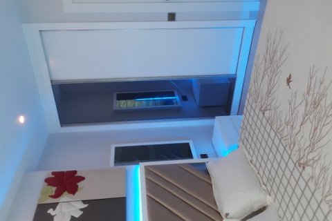 آپارتمان در  Mahmutlar ، امارات متحده عربی 2 خوابه ، 82 متر مربع.  شماره 5737 - 11