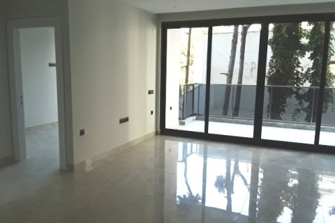 آپارتمان در  Mahmutlar ، امارات متحده عربی 2 خوابه ، 82 متر مربع.  شماره 5735 - 4