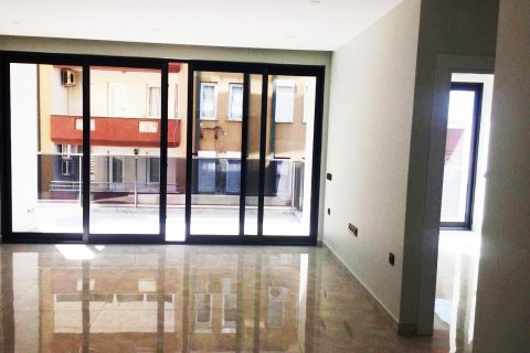آپارتمان در  Mahmutlar ، امارات متحده عربی 2 خوابه ، 82 متر مربع.  شماره 9273 - 6