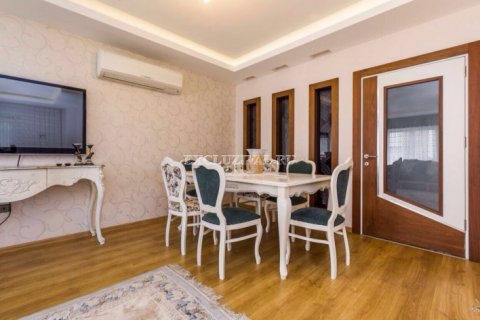 آپارتمان در  Antalya ، امارات متحده عربی 3 خوابه ، 175 متر مربع.  شماره 9627 - 6