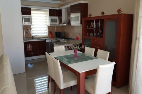 آپارتمان در  Kemer ، امارات متحده عربی 2 خوابه ، 110 متر مربع.  شماره 9884 - 14