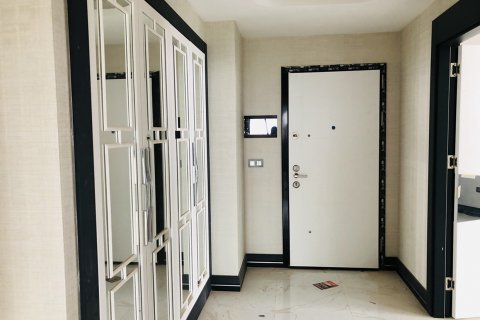 آپارتمان در  Mersin ، امارات متحده عربی 4 خوابه ، 190 متر مربع.  شماره 15759 - 9