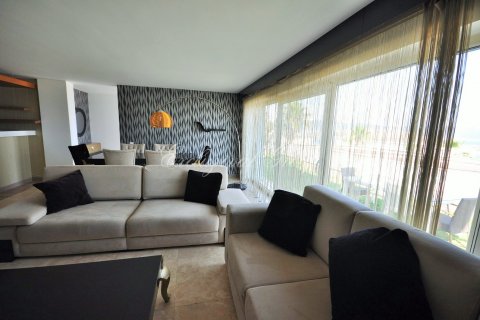 آپارتمان در  Bodrum ، امارات متحده عربی 4 خوابه ، 220 متر مربع.  شماره 9932 - 18