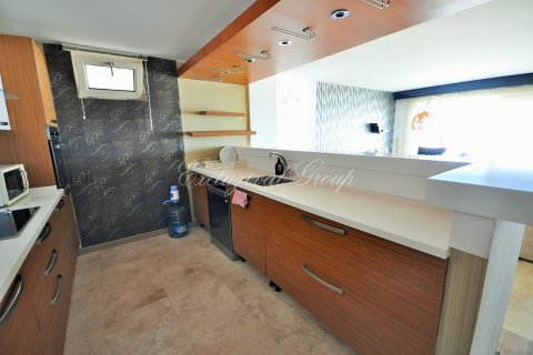 آپارتمان در  Bodrum ، امارات متحده عربی 4 خوابه ، 220 متر مربع.  شماره 9932 - 25