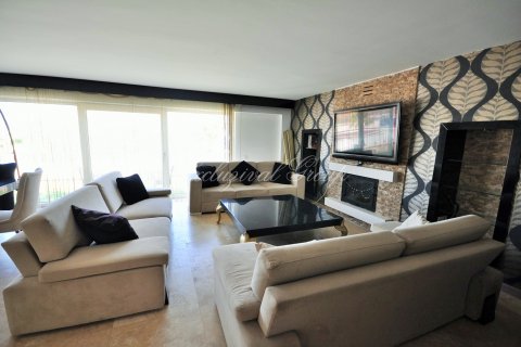 آپارتمان در  Bodrum ، امارات متحده عربی 4 خوابه ، 220 متر مربع.  شماره 9932 - 11
