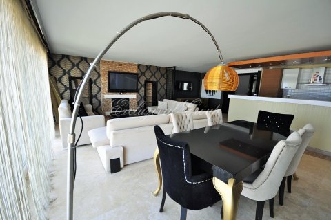 آپارتمان در  Bodrum ، امارات متحده عربی 4 خوابه ، 220 متر مربع.  شماره 9932 - 28