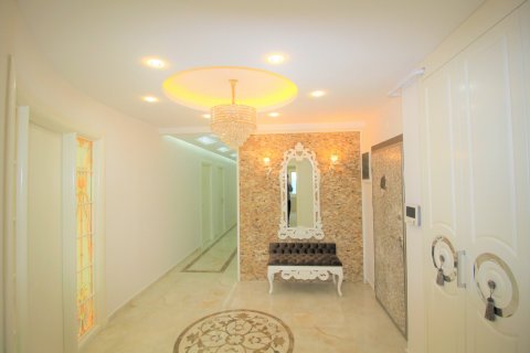 آپارتمان در  Mersin ، امارات متحده عربی 4 خوابه ، 265 متر مربع.  شماره 22015 - 8