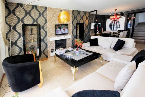 آپارتمان در  Bodrum ، امارات متحده عربی 4 خوابه ، 220 متر مربع.  شماره 9932 - 2