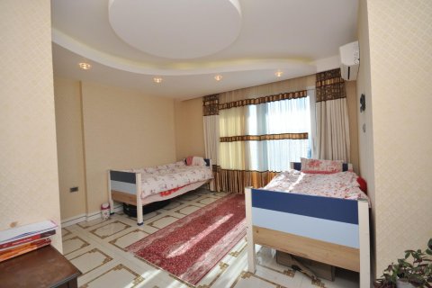آپارتمان در  Mahmutlar ، امارات متحده عربی 3 خوابه ، 220 متر مربع.  شماره 24353 - 23