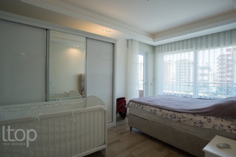 آپارتمان در  Mahmutlar ، امارات متحده عربی 3 خوابه ، 164 متر مربع.  شماره 28173 - 16