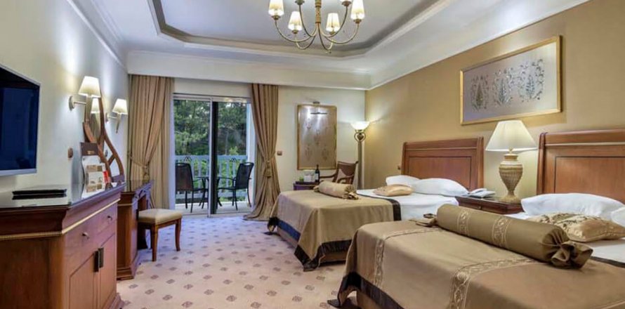 هتل در  Kemer ، امارات متحده عربی 163000 متر مربع.  شماره 40461