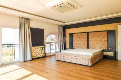ویلا در  Girne ، امارات متحده عربی 5 خوابه ، 304 متر مربع.  شماره 48636 - 15