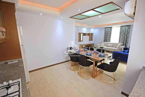 آپارتمان در  Mahmutlar ، امارات متحده عربی 2 خوابه ، 130 متر مربع.  شماره 50288 - 17