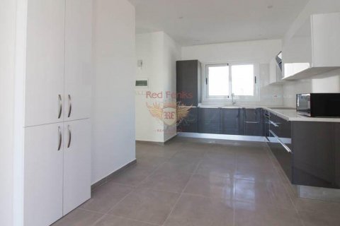 آپارتمان در  Girne ، امارات متحده عربی 3 خوابه ، 105 متر مربع.  شماره 50398 - 6