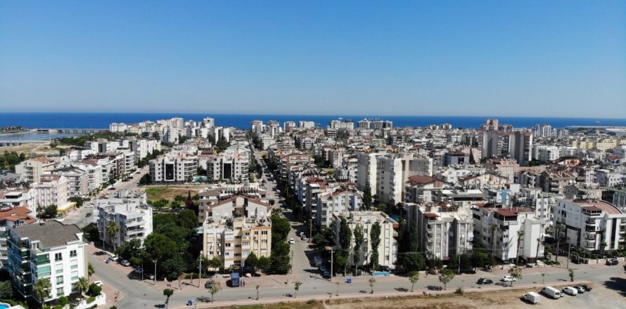 آپارتمان در Konyaalti،  Antalya ، امارات متحده عربی 3 خوابه ، 170 متر مربع.  شماره 53094