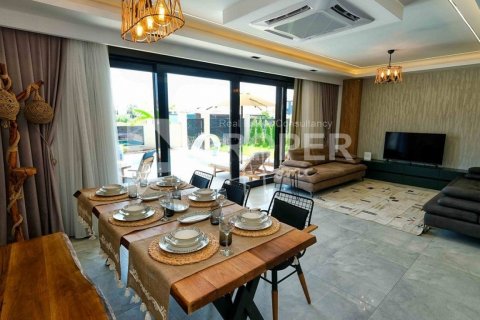 ویلا در  Kemer ، امارات متحده عربی 4 خوابه ، 220 متر مربع.  شماره 63774 - 5