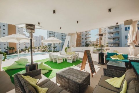 آپارتمان در  Iskele ، امارات متحده عربی 4 خوابه ، 198 متر مربع.  شماره 71591 - 9