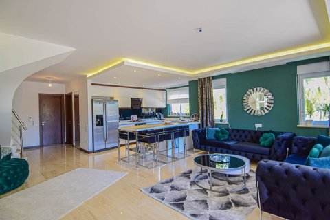 آپارتمان در  Alanya ، امارات متحده عربی 3 خوابه ، 195 متر مربع.  شماره 67512 - 18