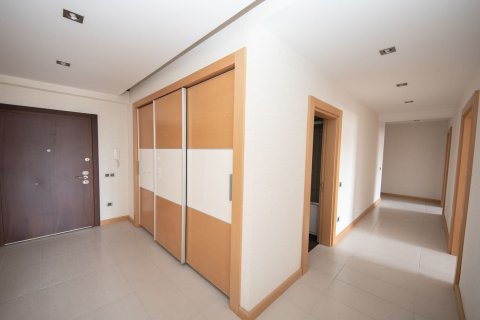 آپارتمان در در Hilal Konaklari Beylikduezue ، امارات متحده عربی 4 خوابه ، 202 متر مربع.  شماره 69121 - 7