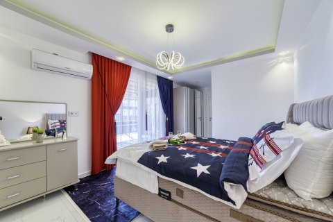آپارتمان در  Mahmutlar ، امارات متحده عربی 3 خوابه ، 220 متر مربع.  شماره 79507 - 9
