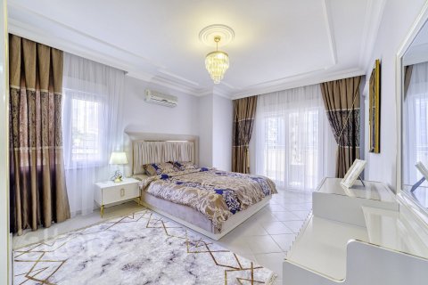 آپارتمان در  Mahmutlar ، امارات متحده عربی 2 خوابه ، 135 متر مربع.  شماره 50524 - 17