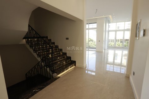 آپارتمان در در Elegant 5+2 villa in Istanbul with a view of the Sea of ​​Marmara Alanya ، امارات متحده عربی 5 خوابه ، 576 متر مربع.  شماره 77851 - 25