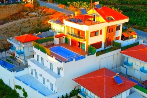 ویلا در  Alanya ، امارات متحده عربی 11 خوابه ، 450 متر مربع.  شماره 77615 - 1