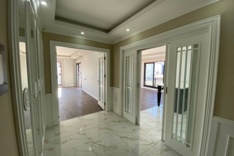 آپارتمان در  Mersin ، امارات متحده عربی 4 خوابه ، 210 متر مربع.  شماره 84943 - 9
