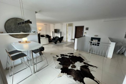 آپارتمان در  Cikcilli ، امارات متحده عربی 3 خوابه ، 220 متر مربع.  شماره 79678 - 14