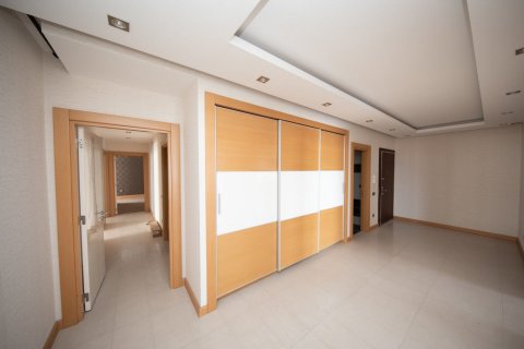 آپارتمان در  Istanbul ، امارات متحده عربی 2 خوابه ، 175 متر مربع.  شماره 81769 - 9