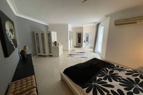 آپارتمان در  Cikcilli ، امارات متحده عربی 3 خوابه ، 220 متر مربع.  شماره 79678 - 23