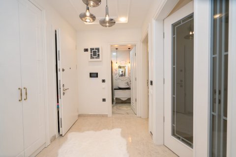 آپارتمان در  Mahmutlar ، امارات متحده عربی 1 خوابه ، 122 متر مربع.  شماره 83335 - 7