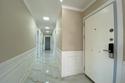 آپارتمان در  Mersin ، امارات متحده عربی 4 خوابه ، 210 متر مربع.  شماره 84943 - 5
