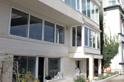 آپارتمان در Sariyer،  Istanbul ، امارات متحده عربی 3 خوابه ، 200 متر مربع.  شماره 83294 - 1
