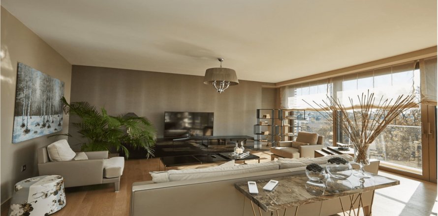 آپارتمان در در Kosuyolu Koru Evleri Istanbul ، امارات متحده عربی 4 خوابه ، 260 متر مربع.  شماره 84837