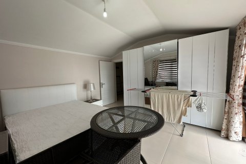 آپارتمان در Tosmur،  Alanya ، امارات متحده عربی 4 خوابه ، 220 متر مربع.  شماره 82490 - 15