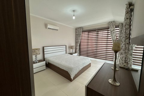 آپارتمان در Tosmur،  Alanya ، امارات متحده عربی 4 خوابه ، 220 متر مربع.  شماره 82490 - 17