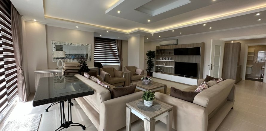 آپارتمان در Tosmur،  Alanya ، امارات متحده عربی 4 خوابه ، 220 متر مربع.  شماره 82490