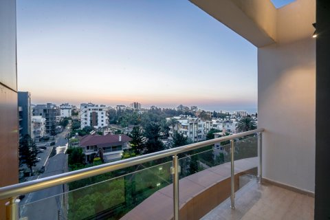 آپارتمان در  Girne ، امارات متحده عربی 2 خوابه ، 97 متر مربع.  شماره 85302 - 2