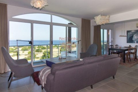 آپارتمان در  Girne ، امارات متحده عربی 2 خوابه ، 133 متر مربع.  شماره 85681 - 6