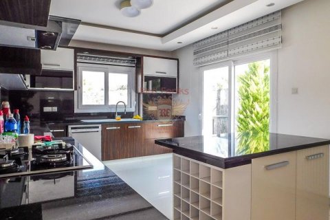 5+0 Villa  i Girne,  Nr. 48636 - 9