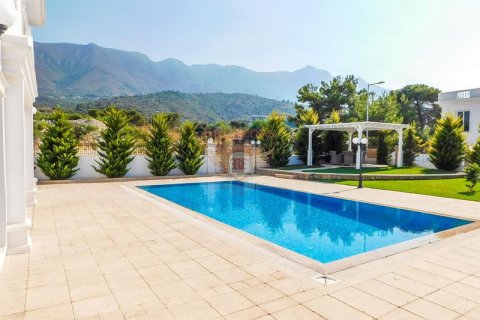 5+0 Villa  i Girne,  Nr. 48636 - 3