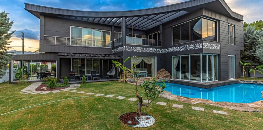 9+1 Villa  i Kepez, Antalya, Tyrkia Nr. 73210