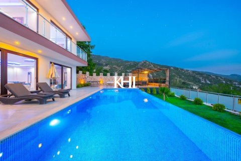 2+4 Villa i Kalkan, Antalya, Turkiet Nr. 46662 - 2