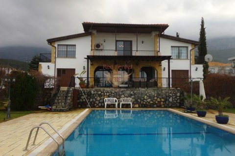 5+0 Villa  i Girne,  Nr. 48024 - 2