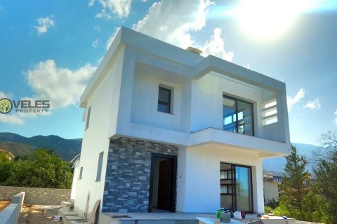 3+1 Villa  i Alsancak, Girne,  Nr. 64349 - 2