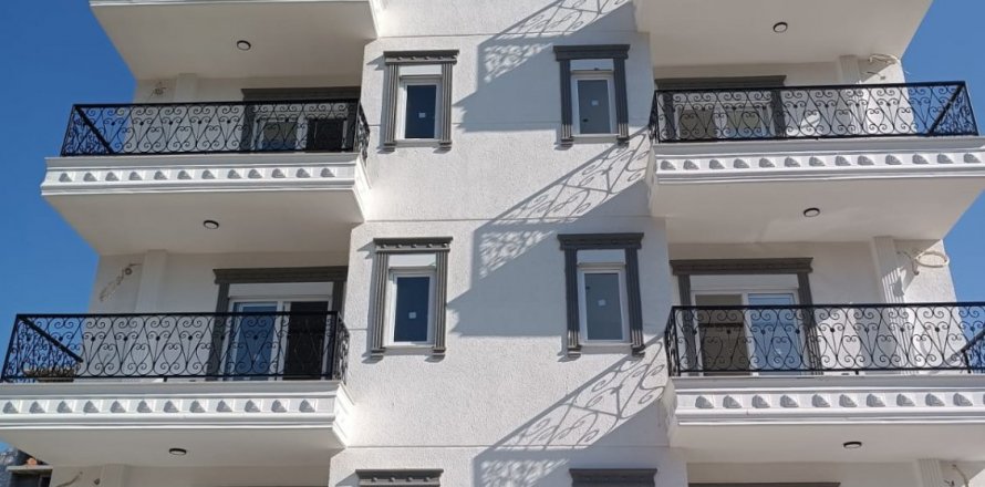 1+1 Lägenhet  i Mahmutlar, Antalya, Turkiet Nr. 85945